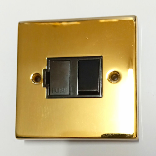 13a 250v switched fused - ac,